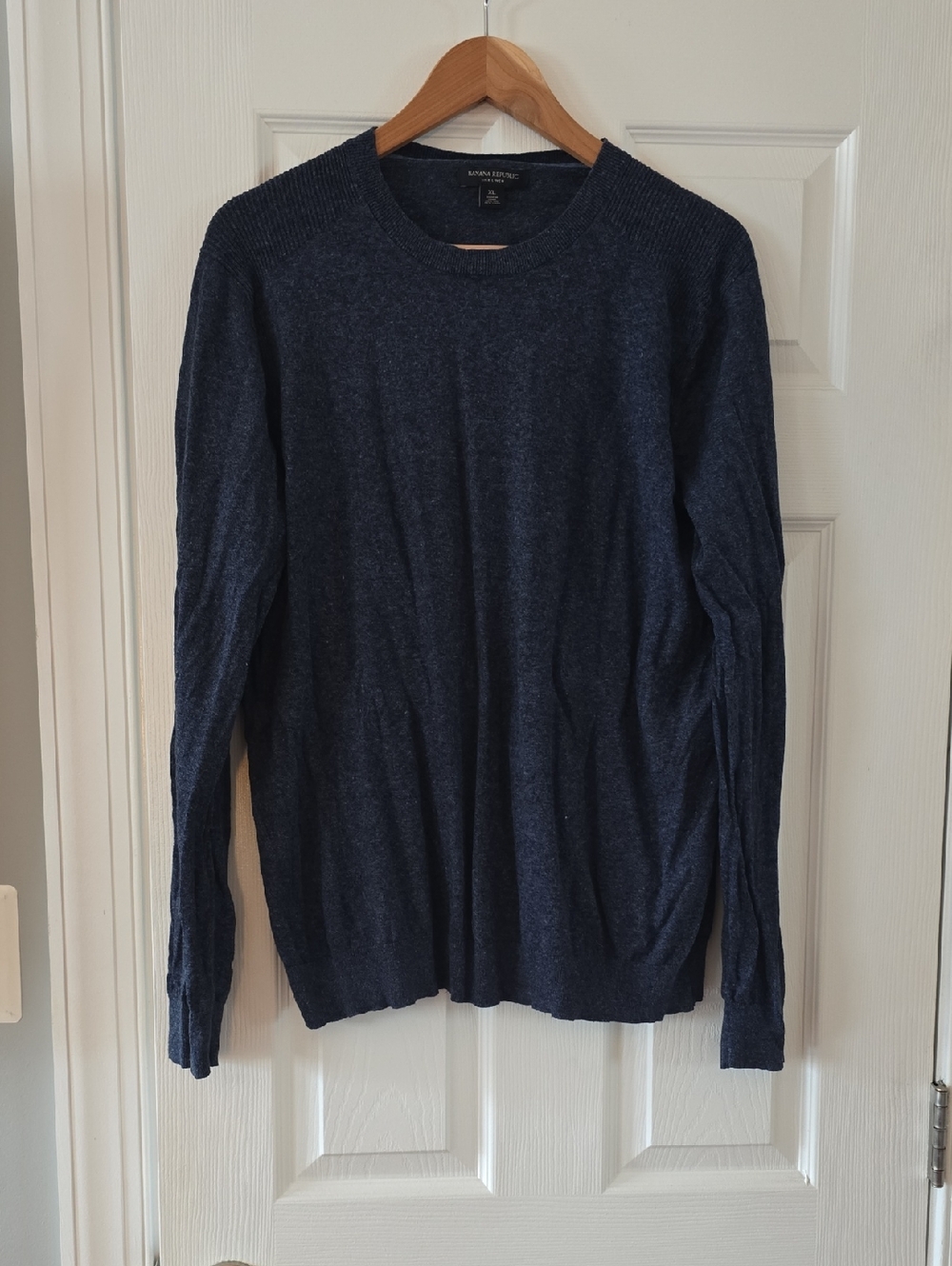 Banana Republic Men's Dark Navy Crewneck Sweater XL